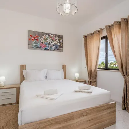 Holiday home Salicos Benagil Pool Lagoa (Algarve)